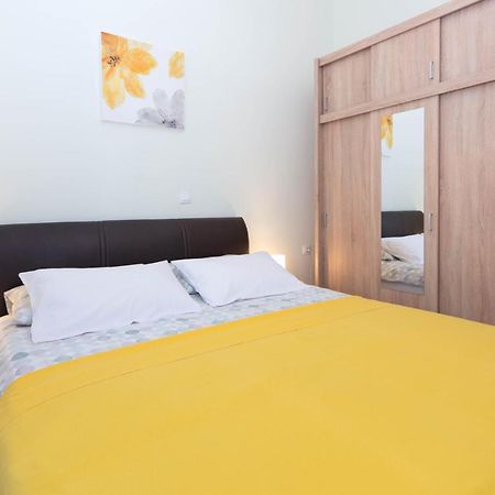 Apartment Ana พูลา ภายนอก รูปภาพ