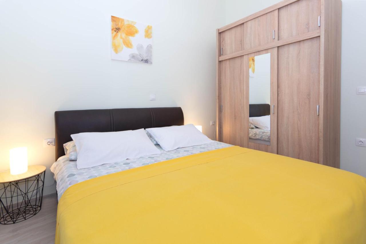 Apartment Ana พูลา ภายนอก รูปภาพ