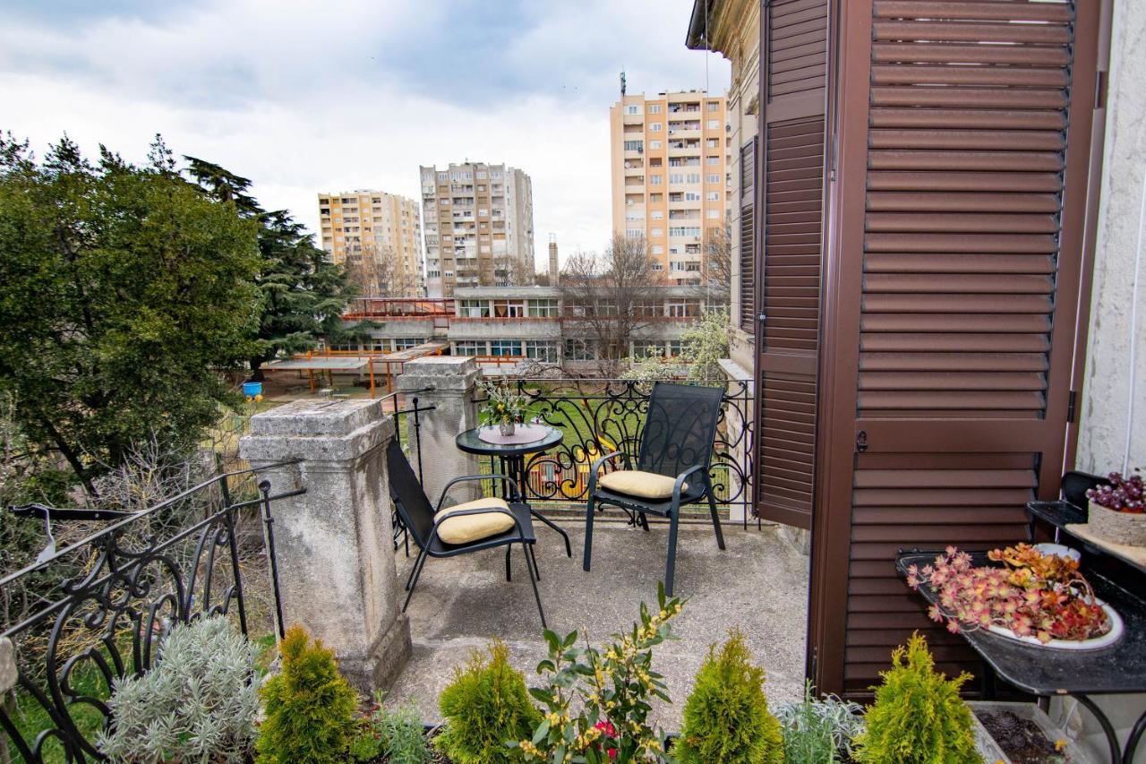 Apartment Ana พูลา ภายนอก รูปภาพ